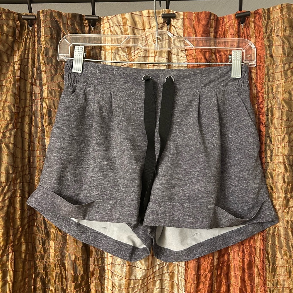 Lululemon Spring Break Away Shorts II